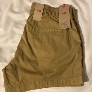 Nwt Levi khaki pull on shorts